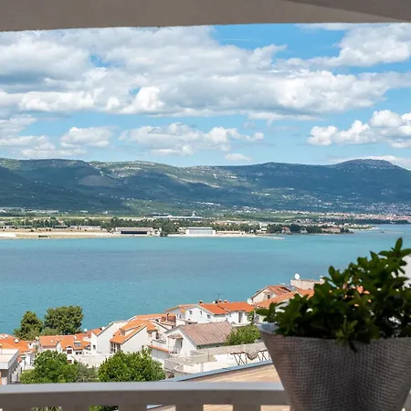 Apartment With A Parking Space Mastrinka, Ciovo - 23789