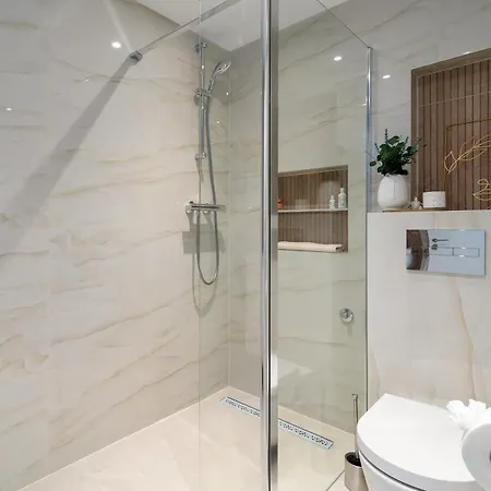 With Parking Space Mastrinka - Ciovo - 23789 شقة