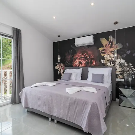 With Parking Space Mastrinka - Ciovo - 23789 Apartment Trogir